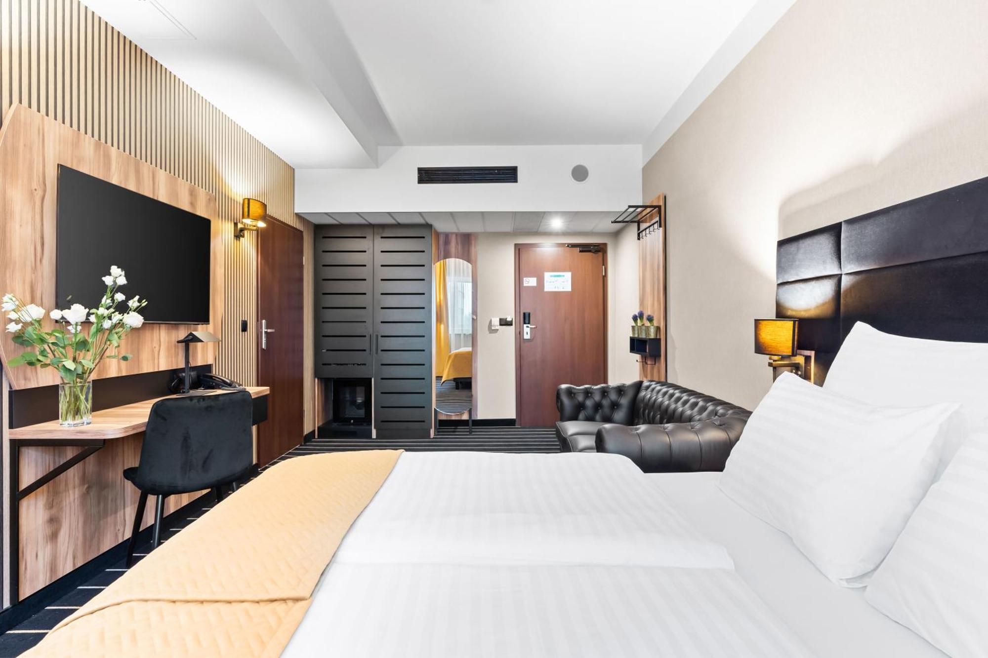 Park Hotel Diament Breslavia Esterno foto