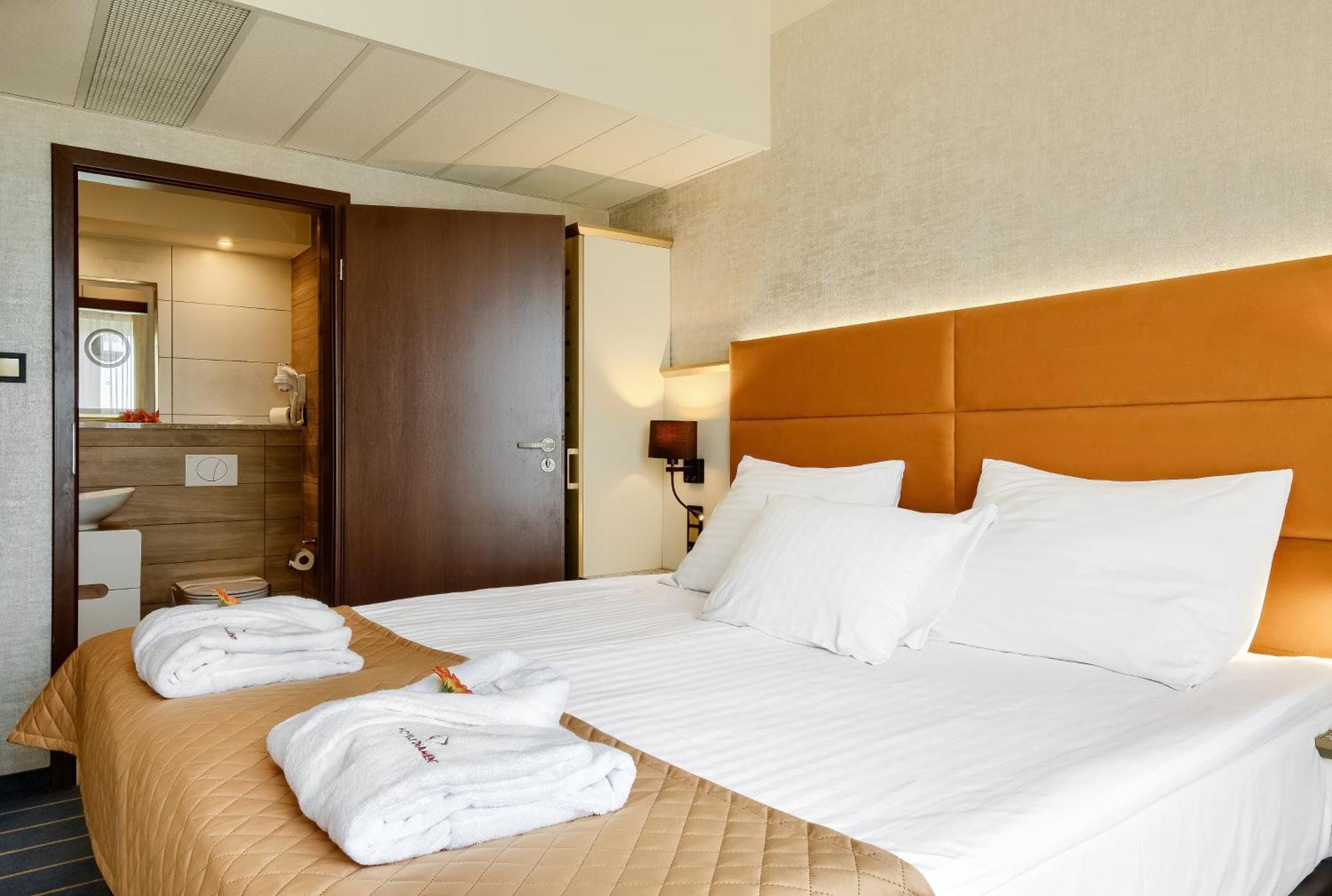 Park Hotel Diament Breslavia Esterno foto