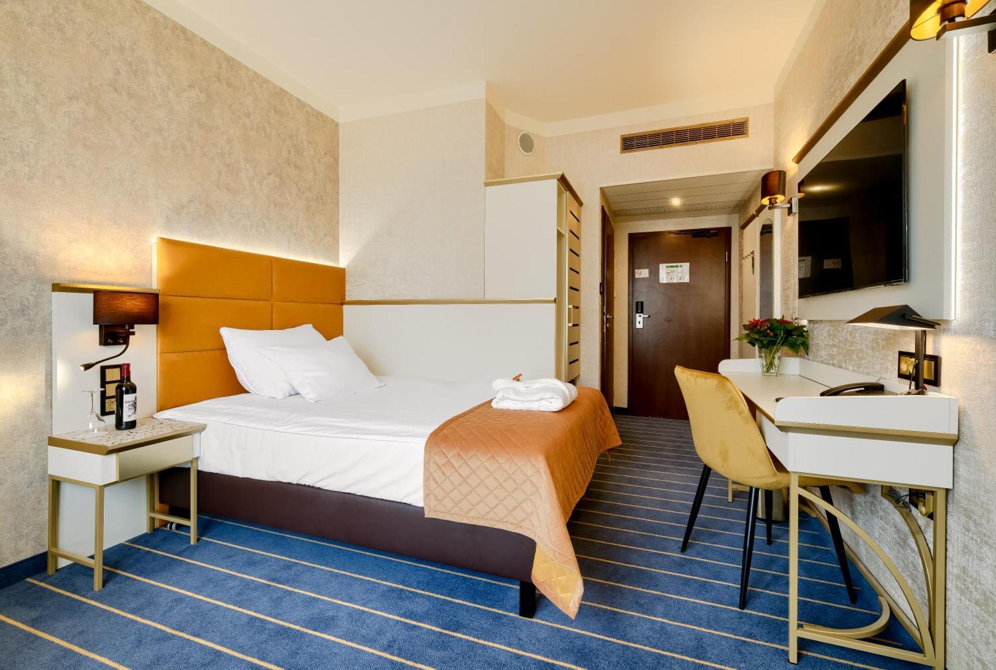 Park Hotel Diament Breslavia Esterno foto