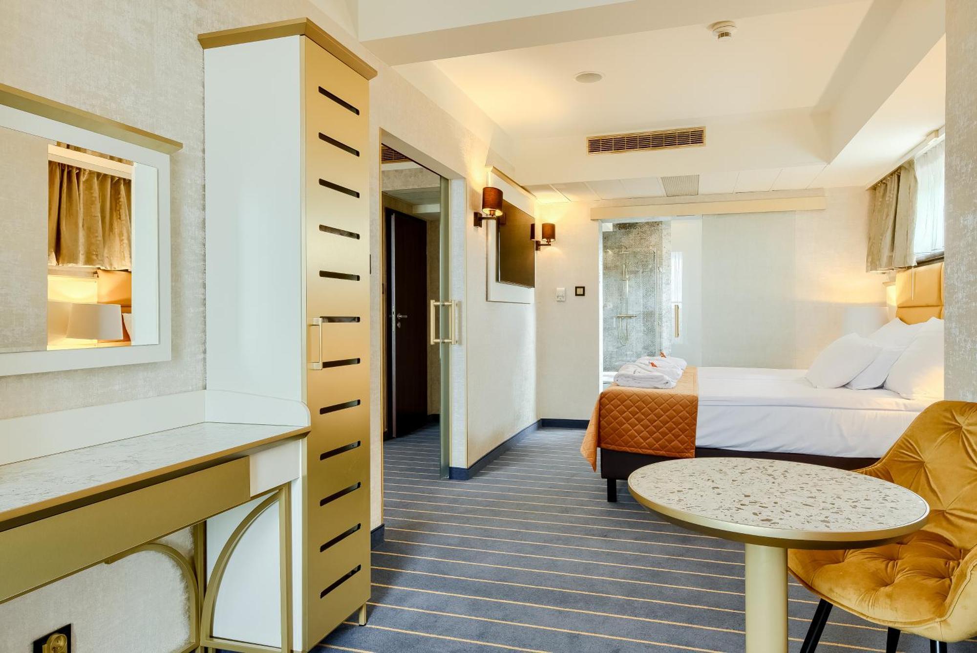 Park Hotel Diament Breslavia Esterno foto