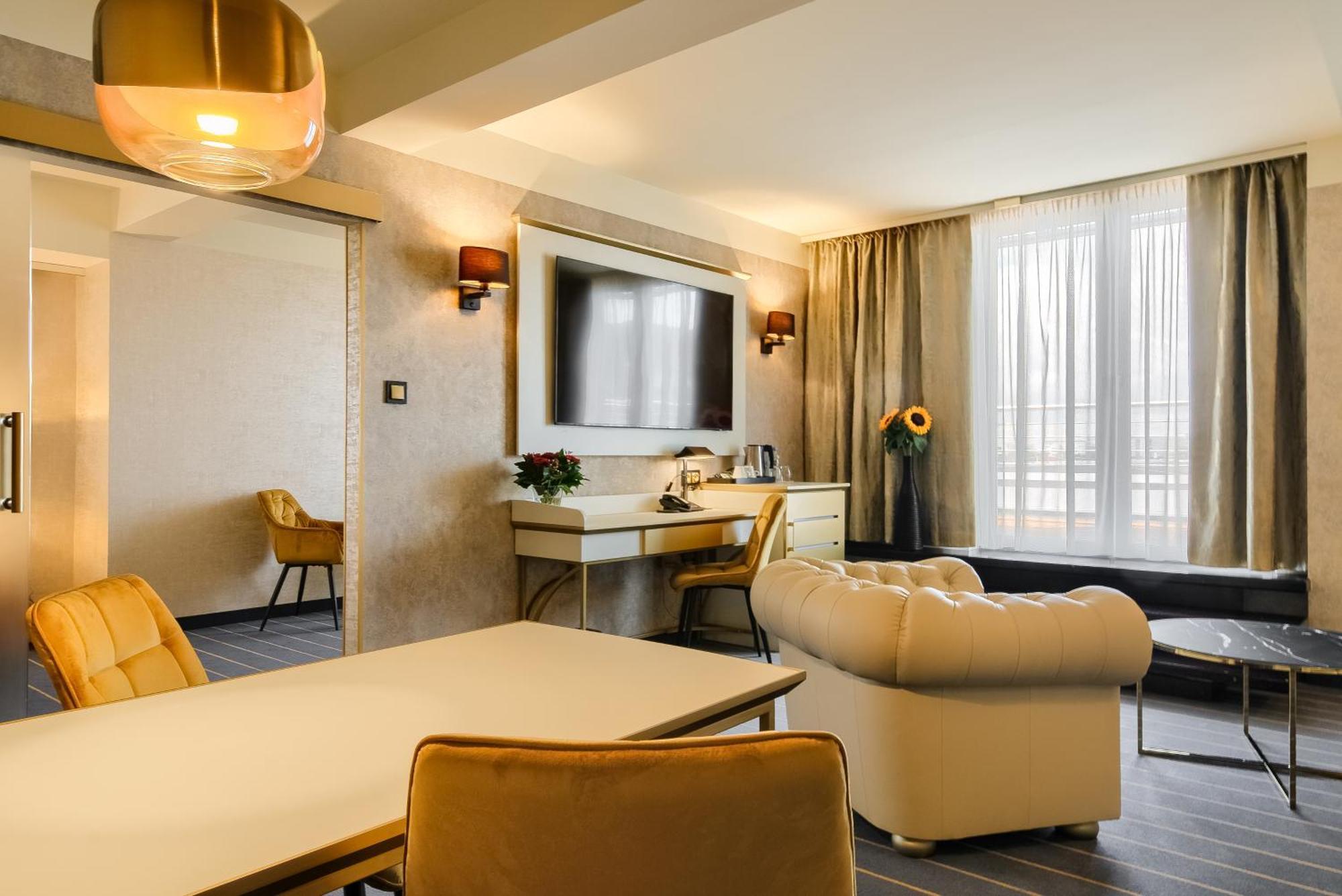 Park Hotel Diament Breslavia Esterno foto