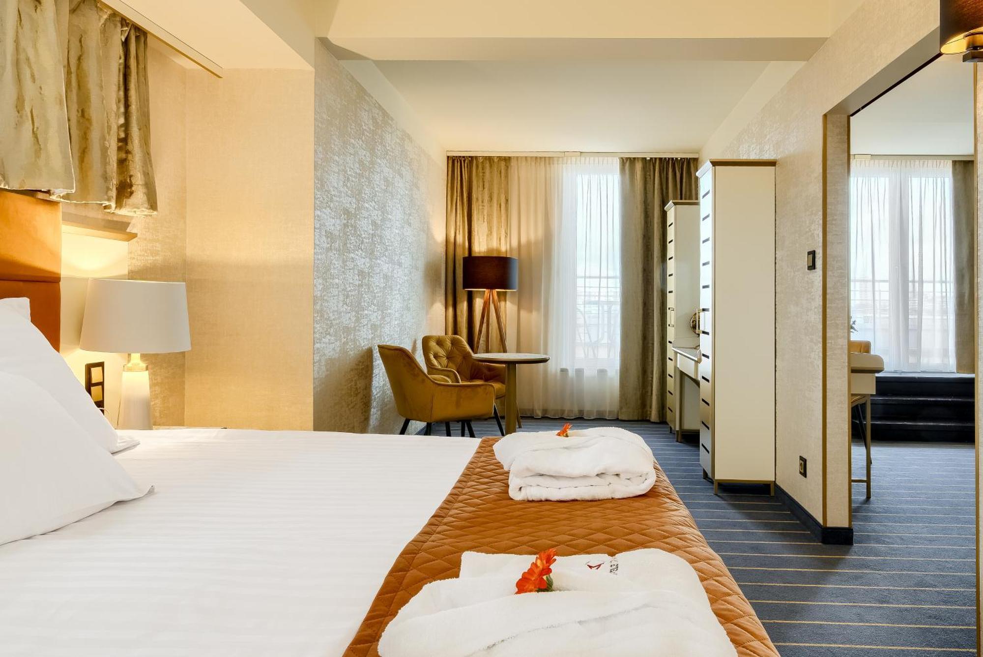 Park Hotel Diament Breslavia Esterno foto