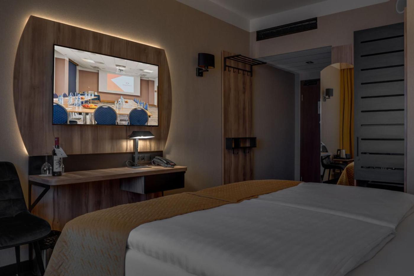 Park Hotel Diament Breslavia Esterno foto